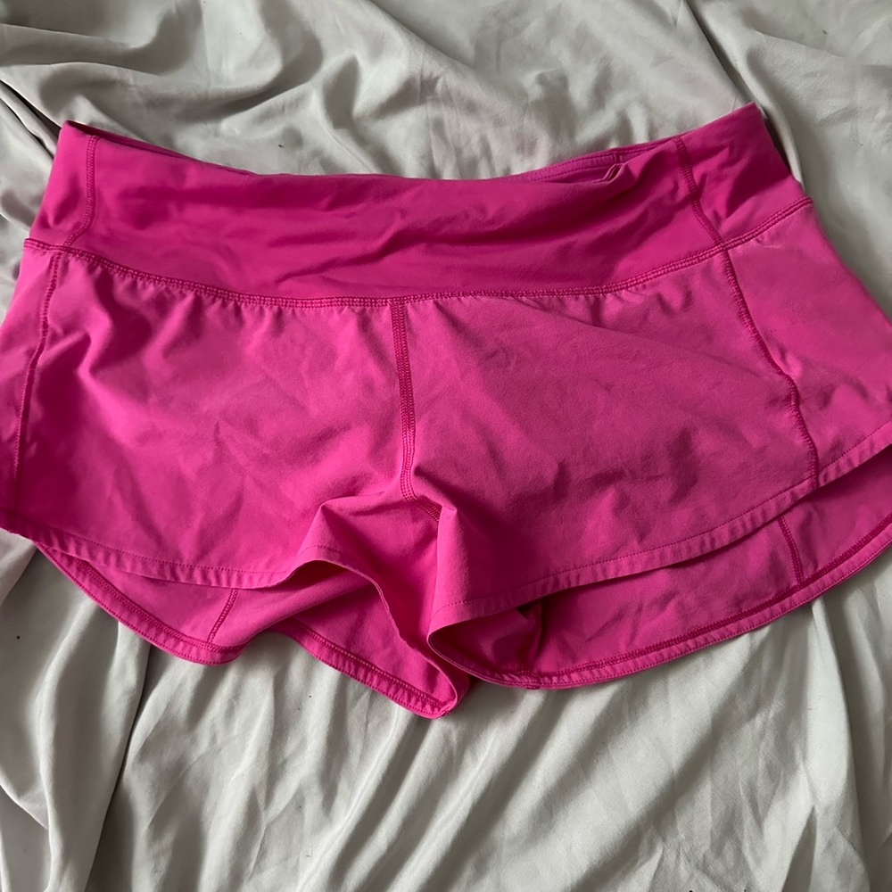 Speed up low waited lululemon shorts in sonic pink